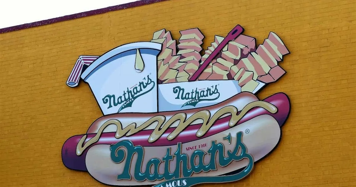 Аномалии в подсчете на конкурсе по поеданию хот-догов Nathan's влияют на рынки ставок